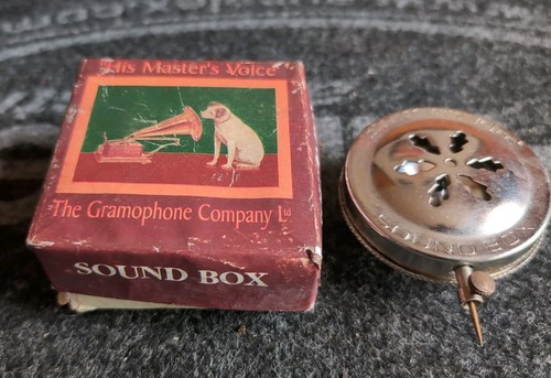 His masters voice - voice, box